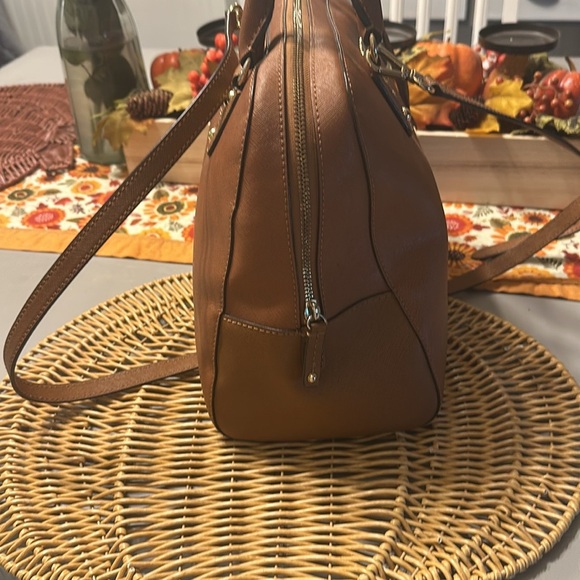 Michael kors  satchel - Picture 4 of 4